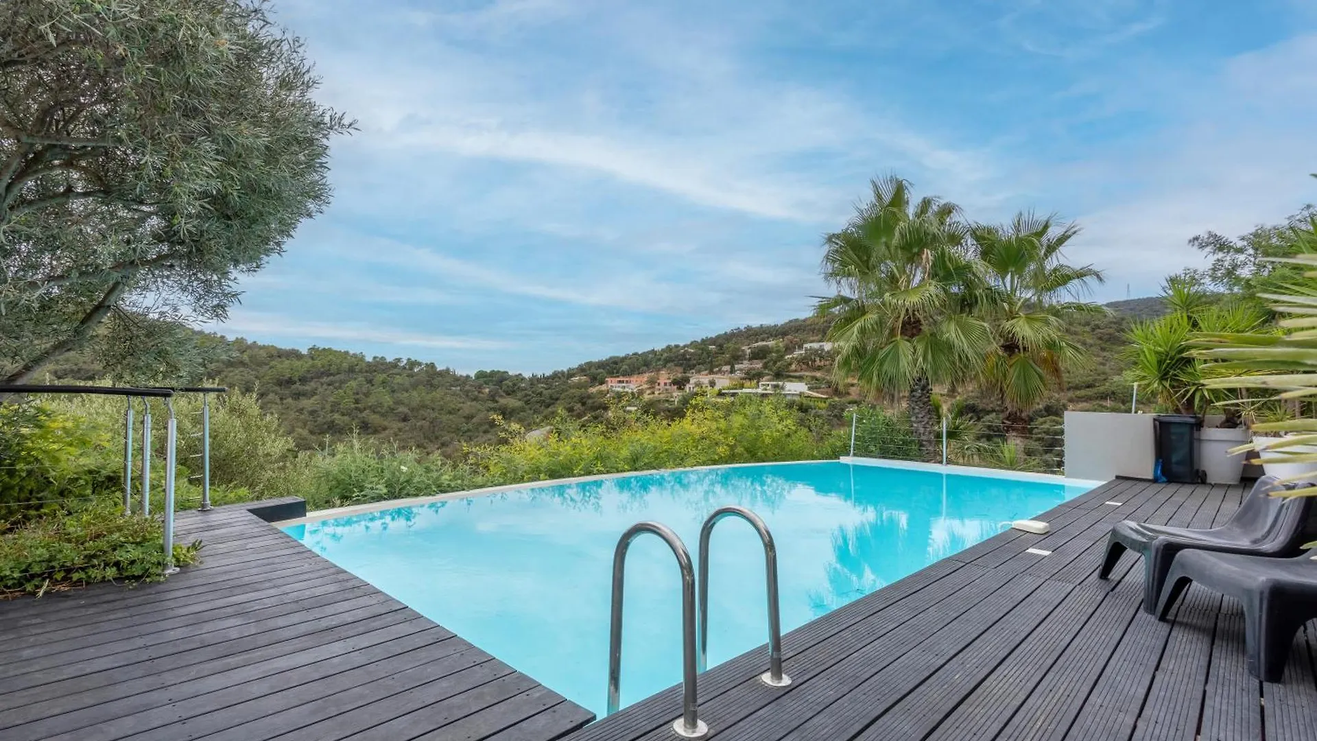 Villa Avec Piscine Et Vue Mer 格里莫