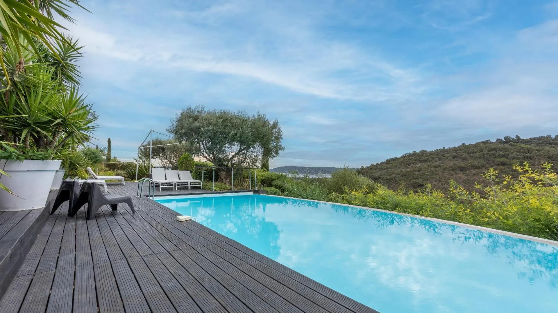 Villa Avec Piscine Et Vue Mer 格里莫